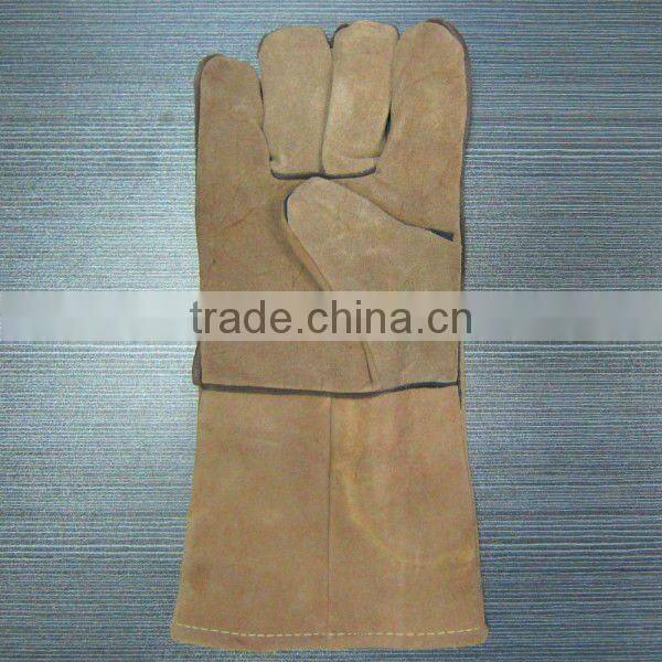 Gardener Men Wearing TIG Security Leather Gloves