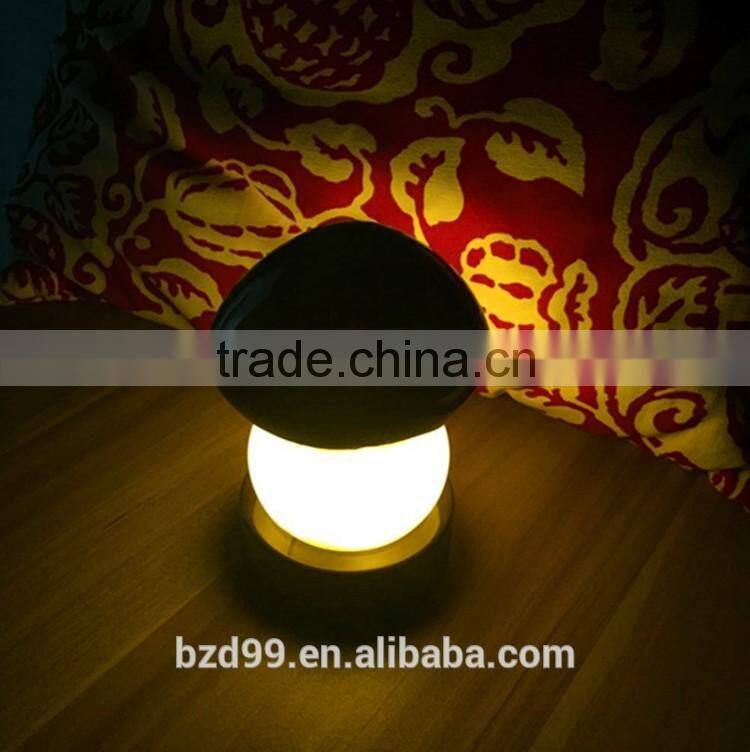 New Promotional Creative Design Cartoon Mushroom Push Control Indoor Battery Operated LED Table Lamp