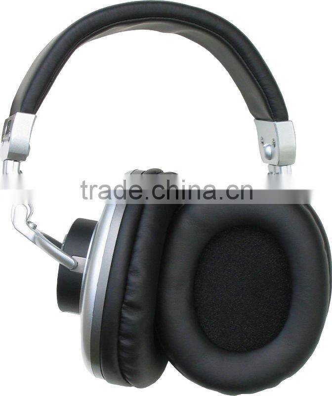 SYNQ Professional Stereo Professional Headphone