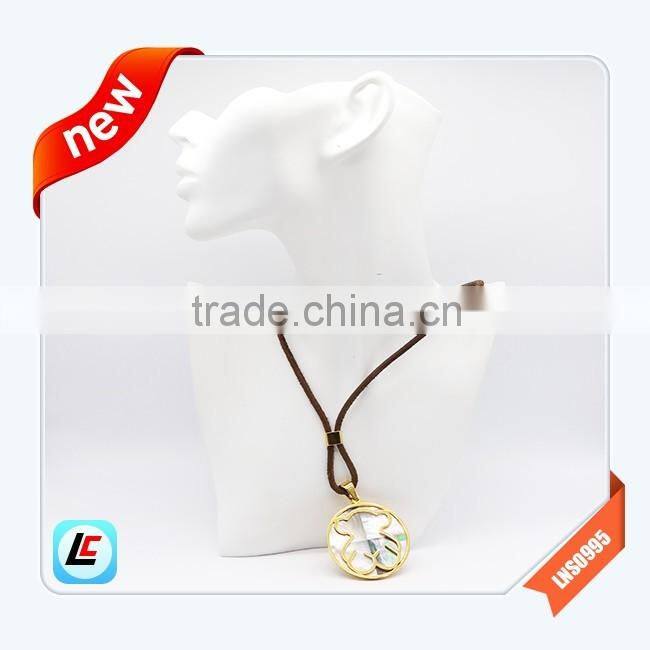 Genuine Pu leather fashion necklace with exquisite pendants for woman type