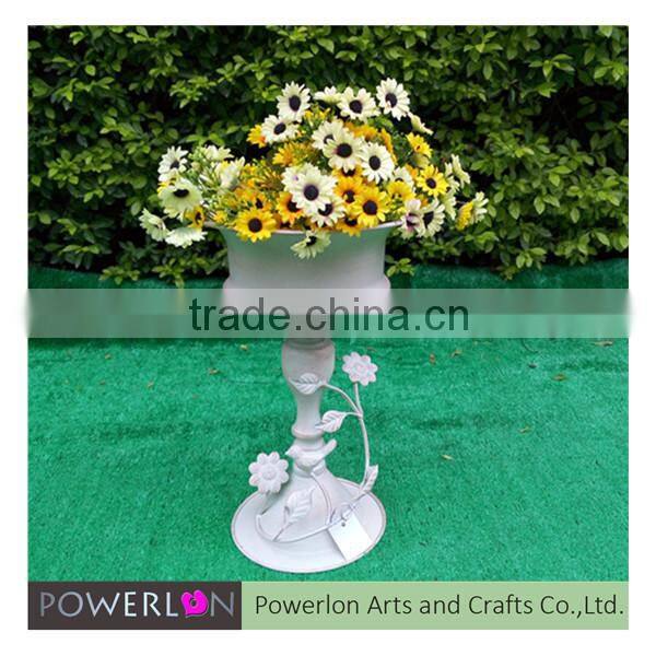 Retro wrought iron flower vase stand