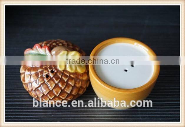 ceramic salt and pepper shaker in hazels design