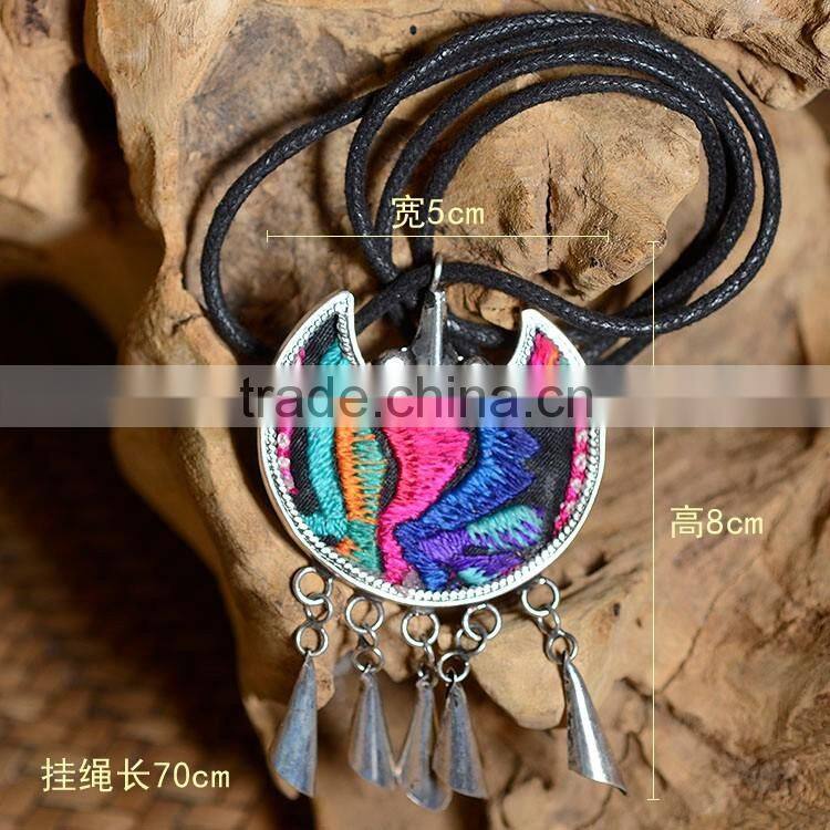 China ethnic pendant necklace miao silver moon shape necklace pendant vintage