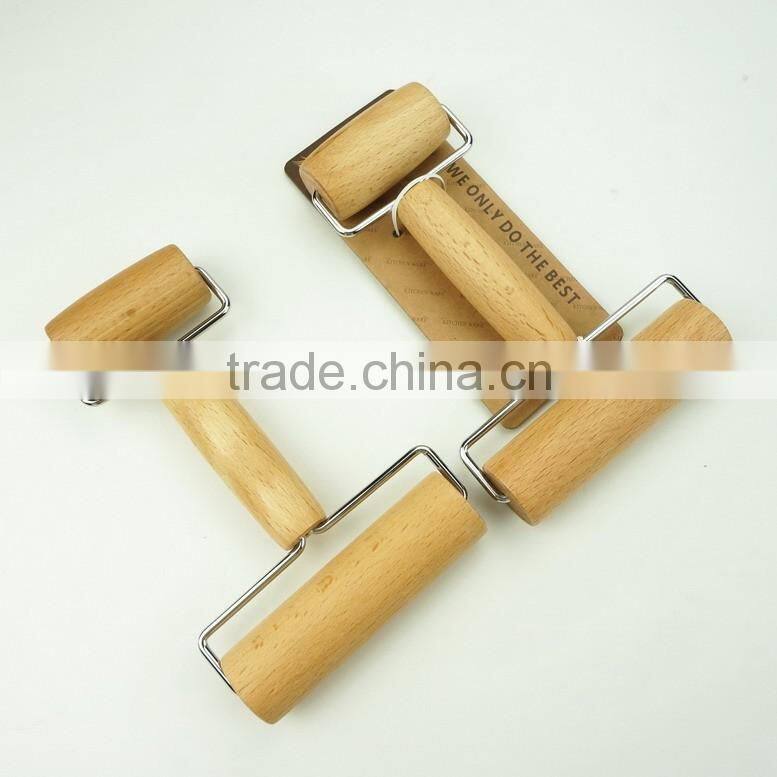 22028 wooden pastry pizza rollers