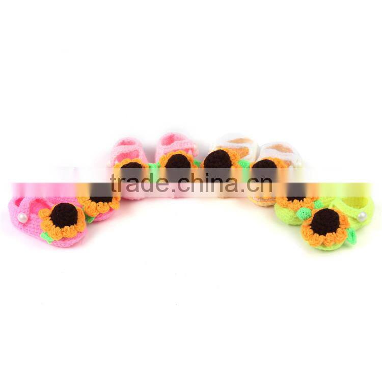 Beautiful Sunflower Free Crochet Shoes Pattern for Baby