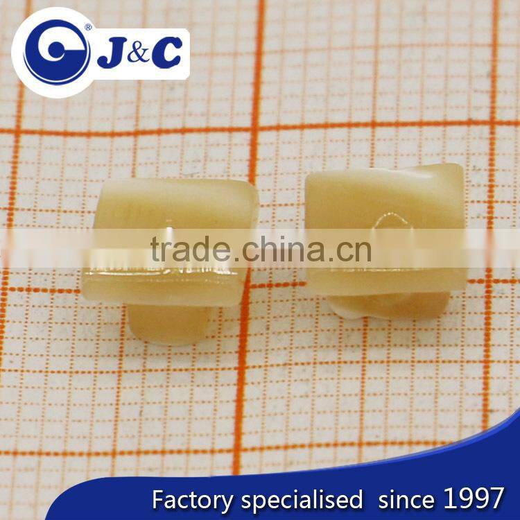 2015 Nature squrae round white color trocas shell button