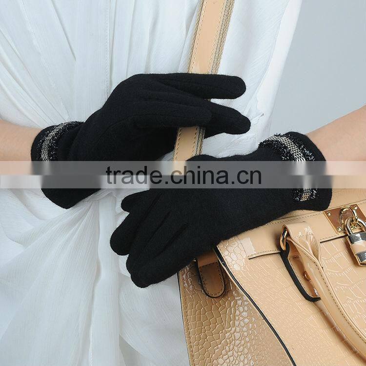 stretching soft warm woolen gloves with embelish