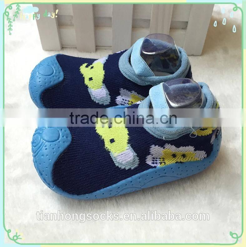 Kids shoe socks latest anti slip knitted socks with rubber soles wholesale