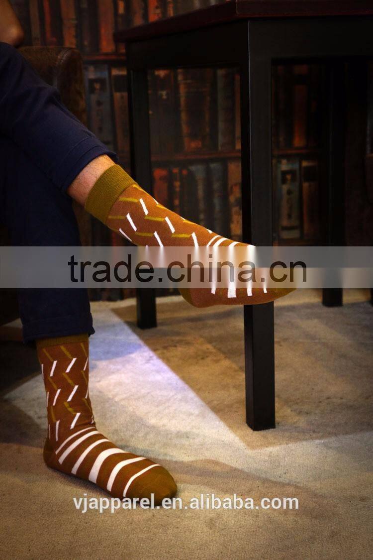 High Quality OEM Services Men Custom Colorful Combed Cotton Dress Socks, Cotton Business Mid-Calf Socks, Happy Funny Men Socks