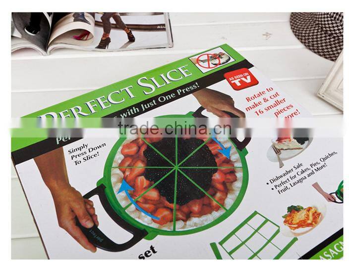 Fully furnished plastic pizza cutter