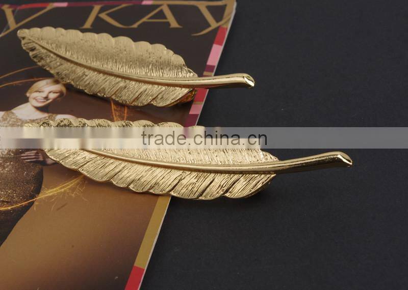 Cheap Wholesale Eyeglass Holder Leaf Brooch