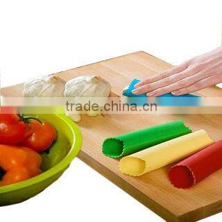 Food grade kitchen tools 5''L Silicone Garlic Peeler