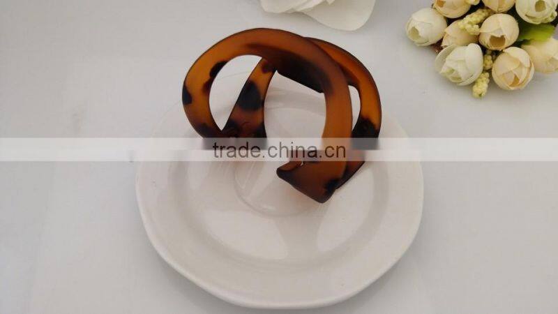 Ladies Black brown Plastic Butterfly Style Hairpin Hair Claw Clip Goody Claw Clip Curved Pack of 3