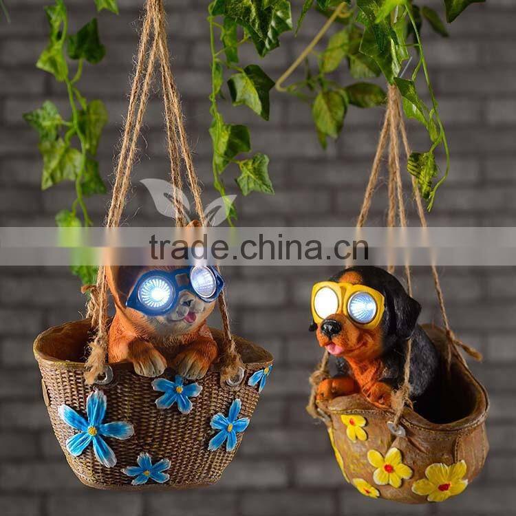 Good Price New Product Resin Dog Statues Solar Panel Light for Garden