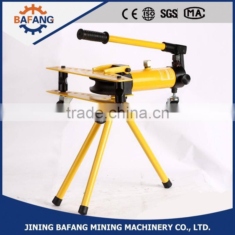 Manual hydraulic pipe bender