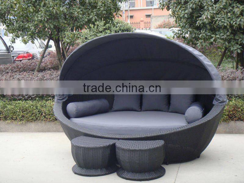 Popular rattan daybed