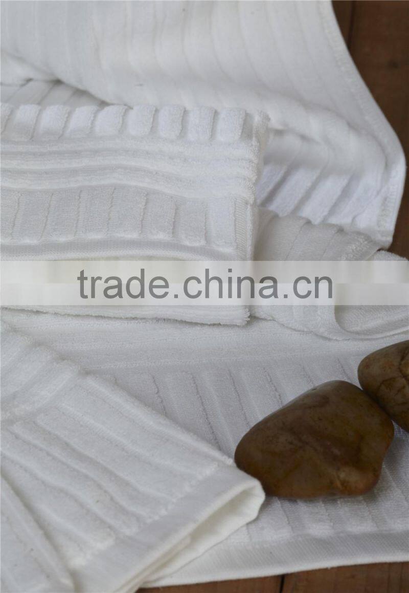 Superior 100% Cotton Piano Key Jacquard Terry Bath Towel