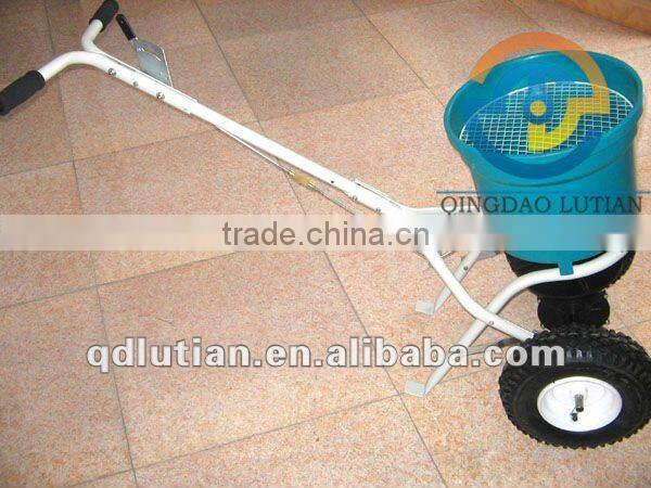 garden spreader, manual fertilizer spreader, plastic fertilizer spreader