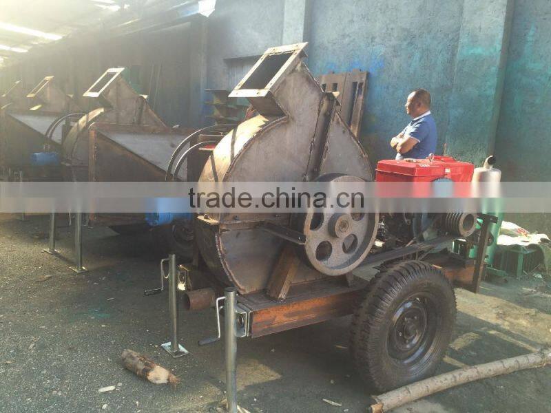 Professional mobile diesel engine wood sawdust crusher with 5-10% discount