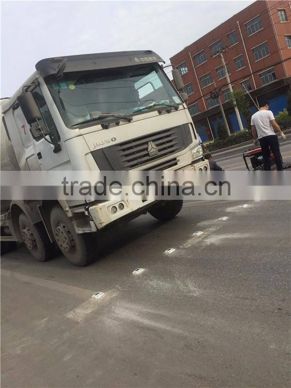 Solar cat eye reflective solar road stud