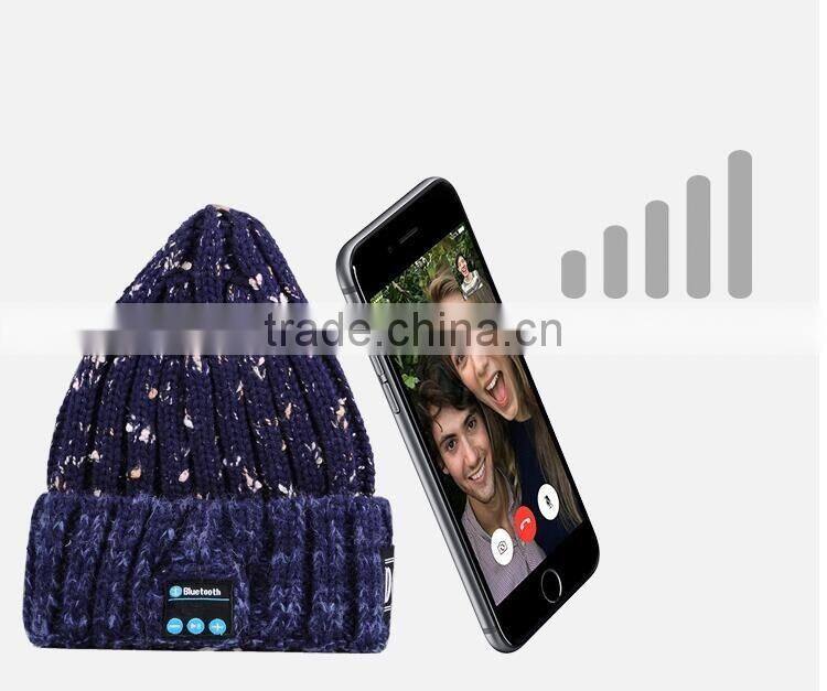 Fasion Style Bluetooth Knitted Hat Smart Wireless Bluetooth Winter Hat Plus Thick Velvet Winter Bluetooth Winter Lady Hat