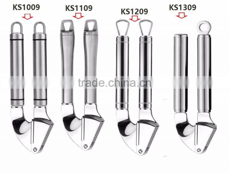 The Finest Quality Stainless Steel Garlic Press Mincer Peeler Brush Crusher Set