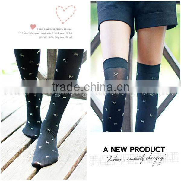 Sexy bowknot jacquard socks