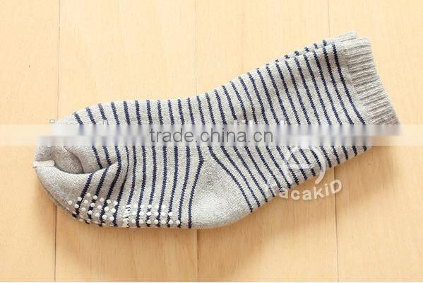 thickening baby cotton socks,cute baby cotton socks, silicone print baby socks