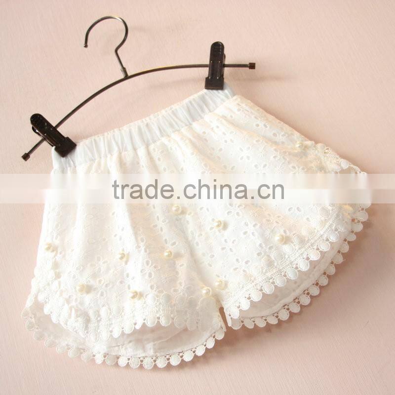 New Korean Cute Baby Girl Beaded Clothes Shorts 2016 New Summer Girl Ivory Corchet Pearl Pants Lovely Little Girl Short Pants