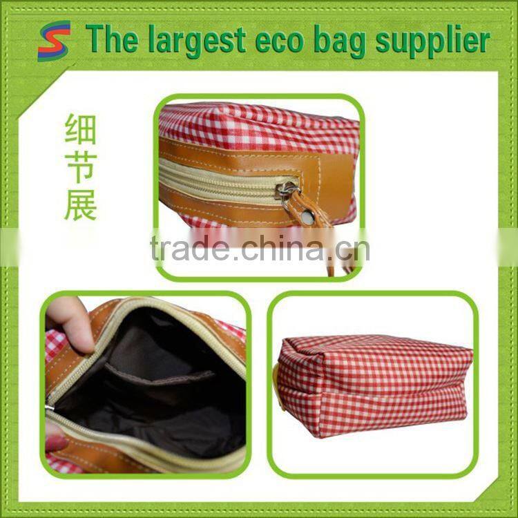 Travel cosmetic travel bag