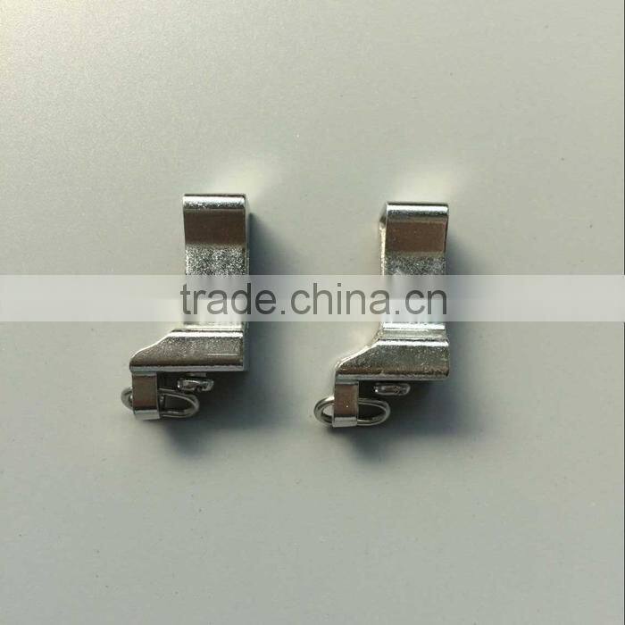 Curtain accessory/special designed track head for curtain