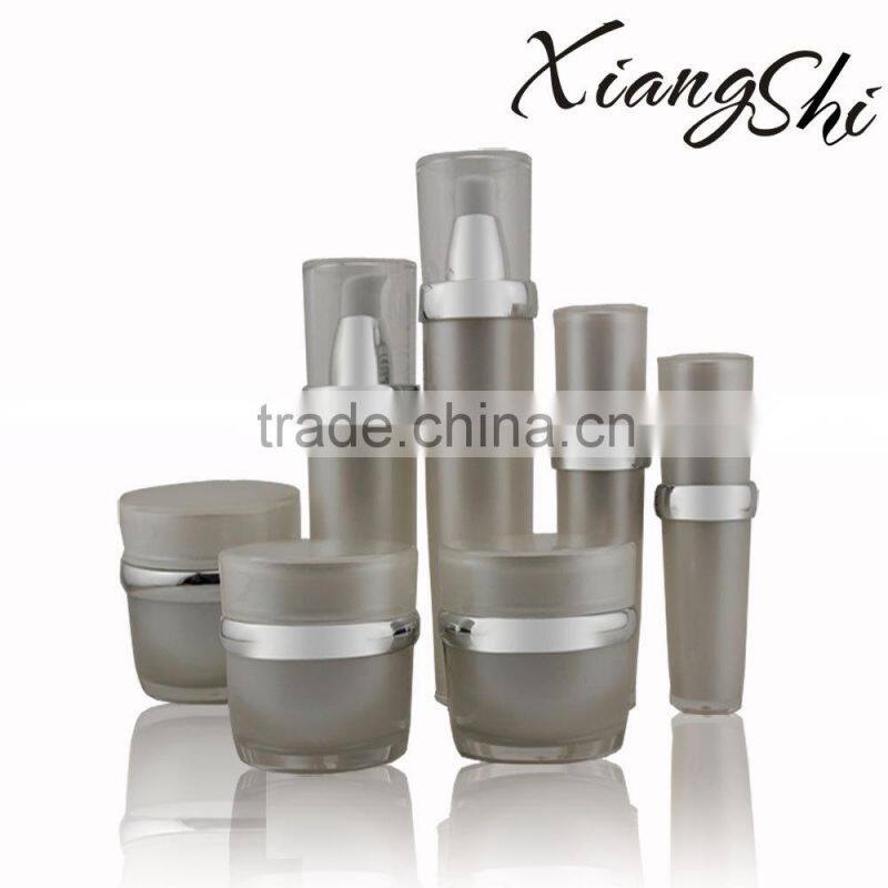High quality cosmetic packing set with acrylic cap and spray