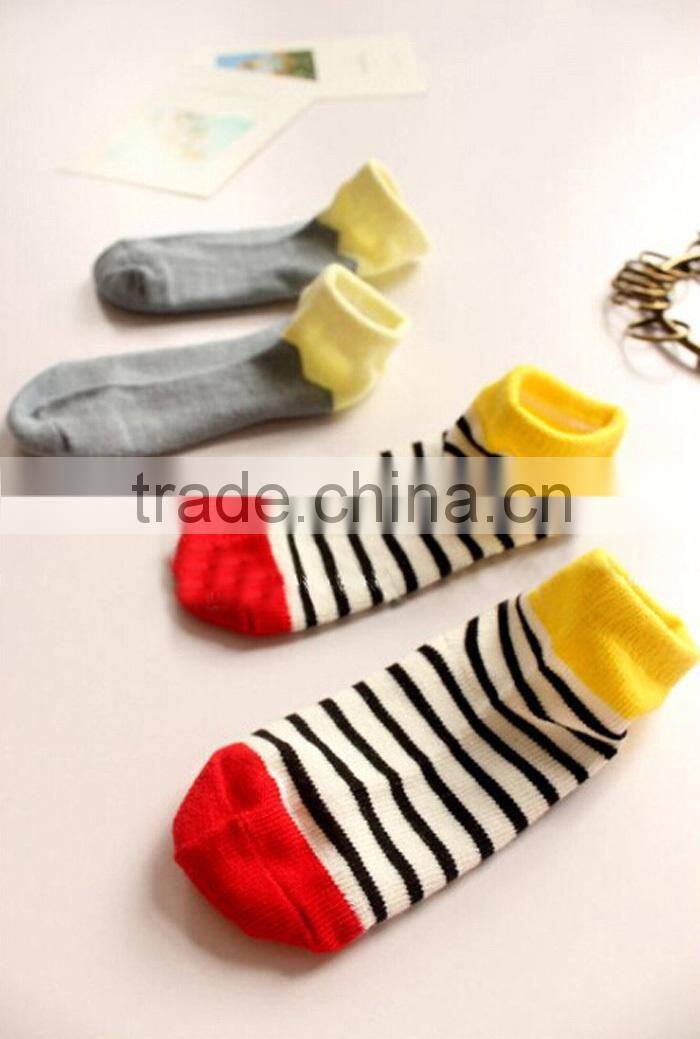 2015 fashion design socks cost-effective baby non slip socks