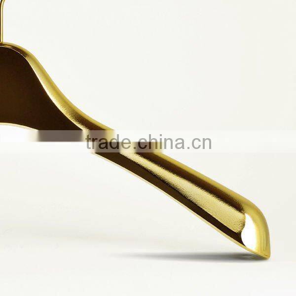 Japanese Luxury Plastic Gold Plated Jacket Hanger for Hotel Equipment