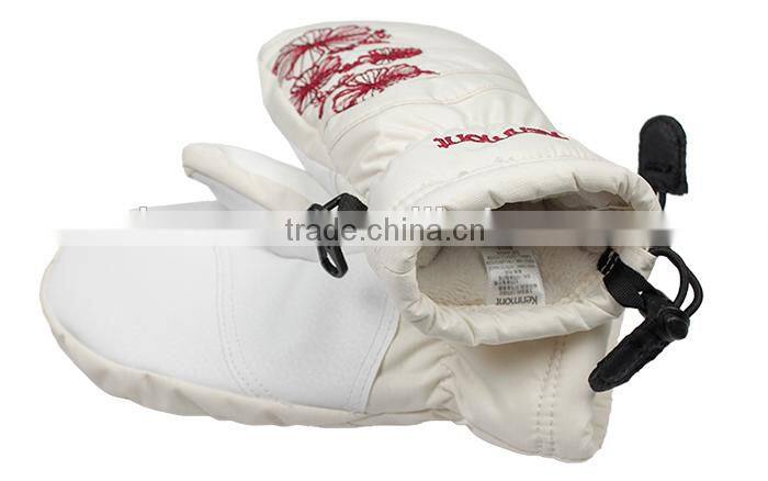 Hot sale water repellent skiing sports Glove for children