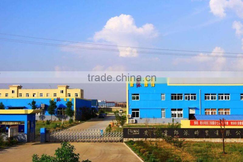 Ladies' sweater in sequins yarn