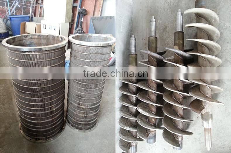 Newest designed screw press solid liquid separating machine for cow / pig / chicken manure with great performance