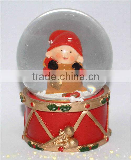 Resin christmas snow globe decoration