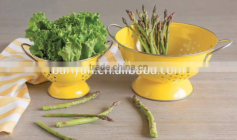 Wholesale Kitchen Food Washing Self Draining Pasta Bowl Wide Grip Handles