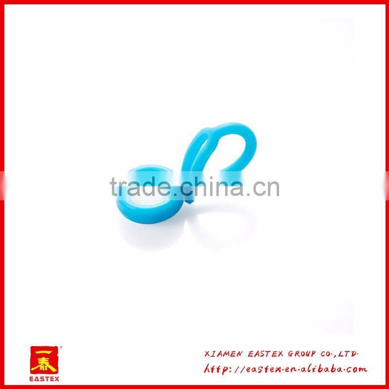 Multipurposed button silicone pothook