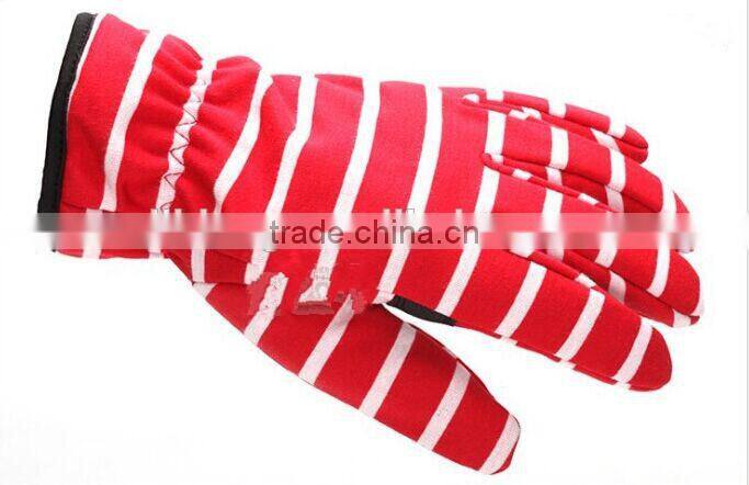 Outdoor waterproof gloves