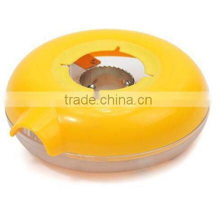 Promotional Corn hand tool, Plastic Corn Kerneler