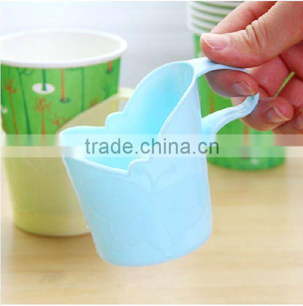 Plastic water cup saucer with handle