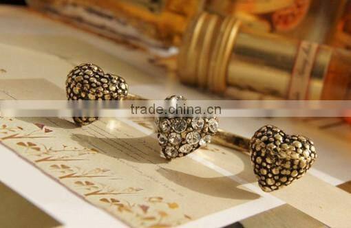 Fashion three hearts are connected new rings