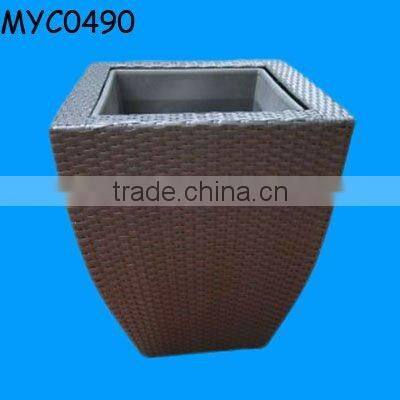 Polyresin wicker flower pot