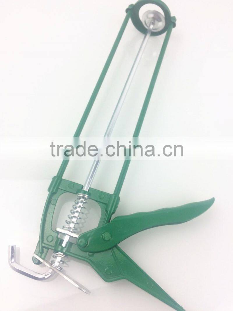 BERRYLION low price light duty caulking gun for sale