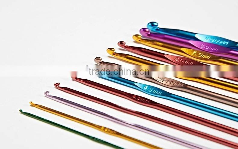 Charmkey ergonomic crochet hook set colorful aluminum crochet t shirt yarn tools