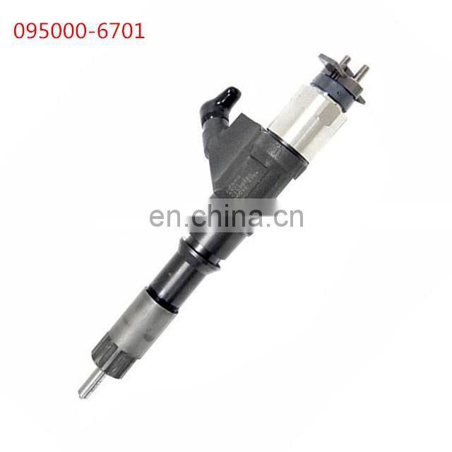 Diesel fuel injector 095000-6701
