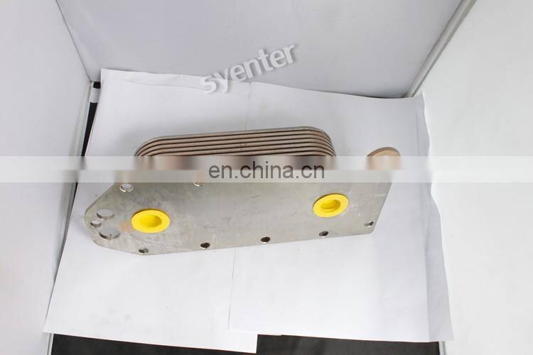 Truck 6CT Diesel Engine Parts Oil Cooler 3943539 3945565 3944463 3906296 3945565 3918175
