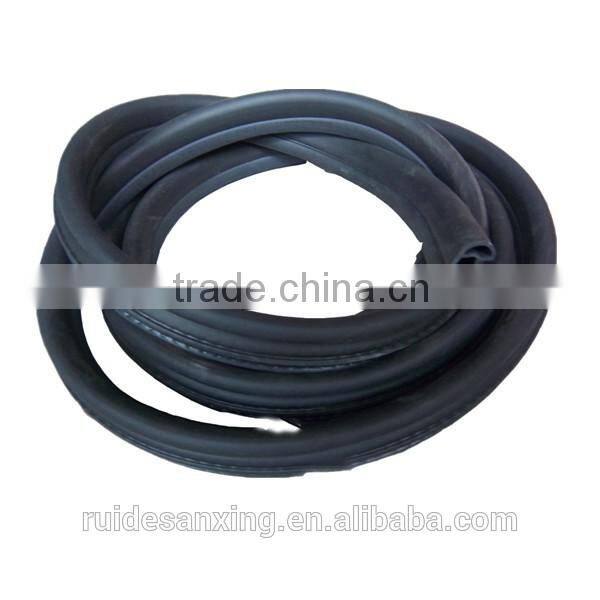 EPDM car window and door rubber strip with metal insert
